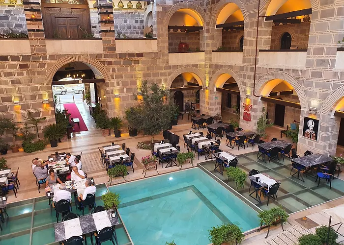 Cesme Kanuni Kervansaray Historical Hotel